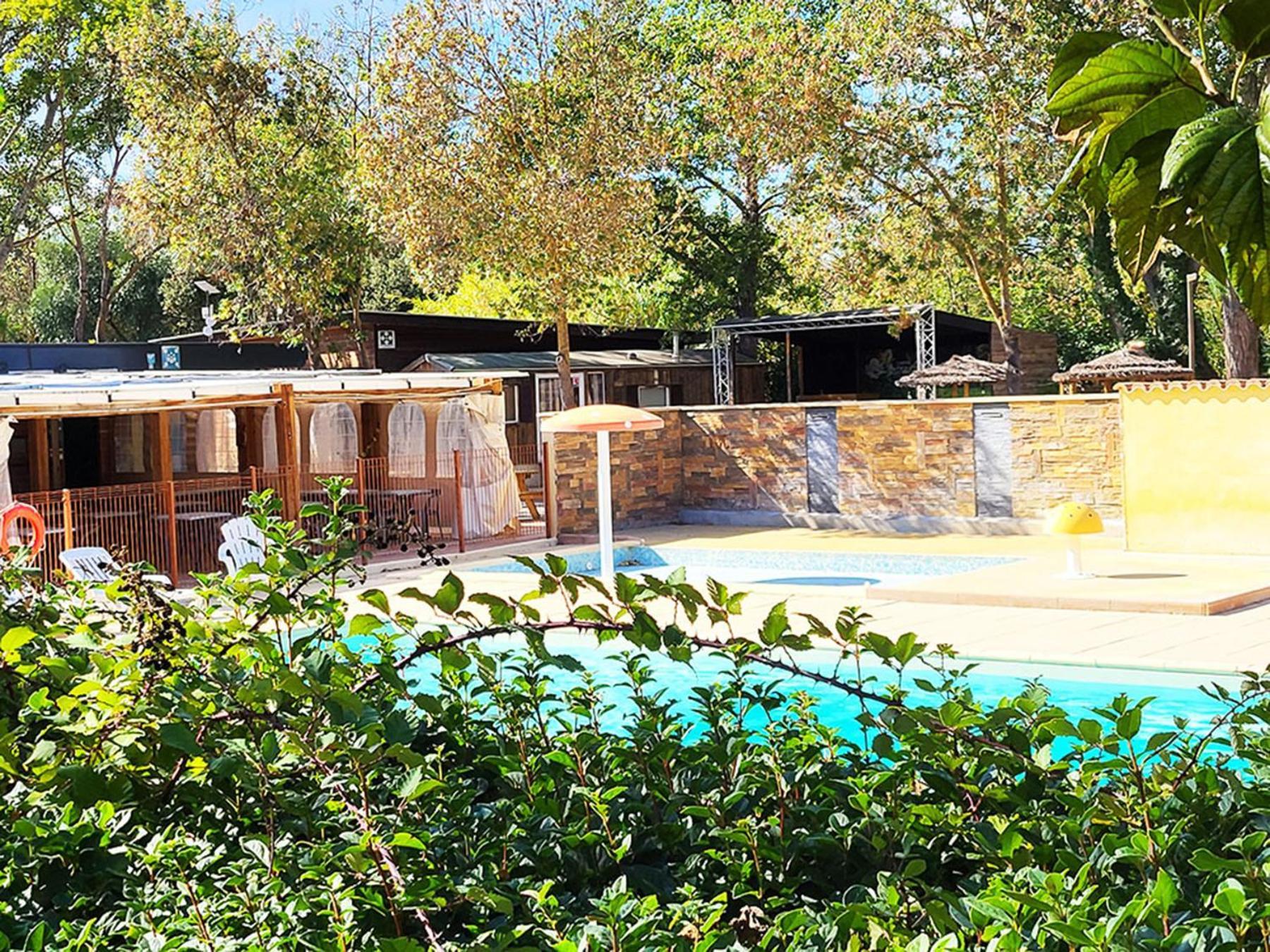 Camping Le Val De Cesse Mirepeisset Экстерьер фото